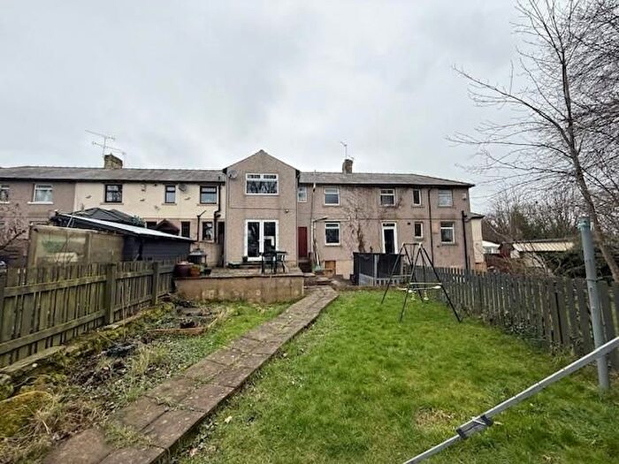3 Bedroom Terraced House For Sale In Wharncliffe Crescent, Eccleshill, Bradford, BD2