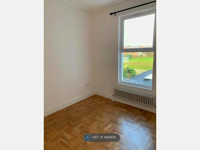4 Bedroom Flat To Rent In Catford, London, SE6