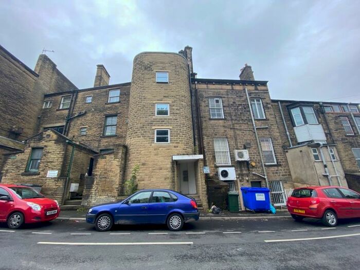 1 Bedroom Property To Rent In Bingley, West Yorkshire, BD16
