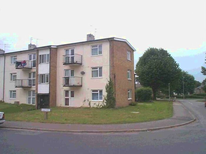 2 Bedroom Flat To Rent In Aldykes, Hatfield AL10