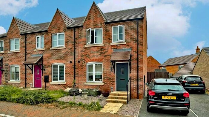 3 Bedroom Terraced House To Rent In Groves Crescent, Stamford, PE9