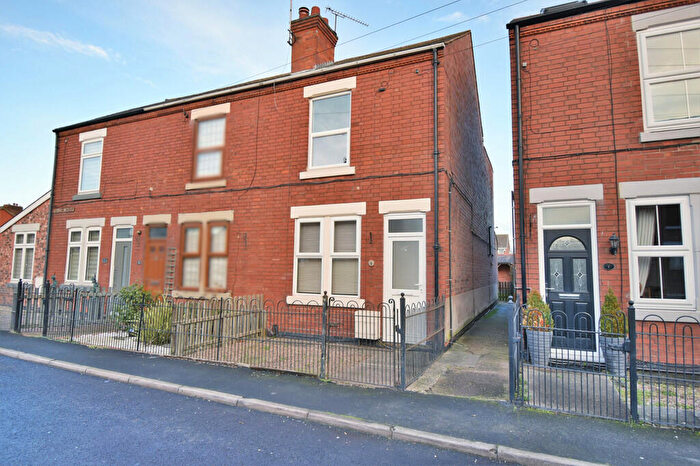 2 Bedroom End Of Terrace House To Rent In Gladstone Avenue, Gotham, NG11