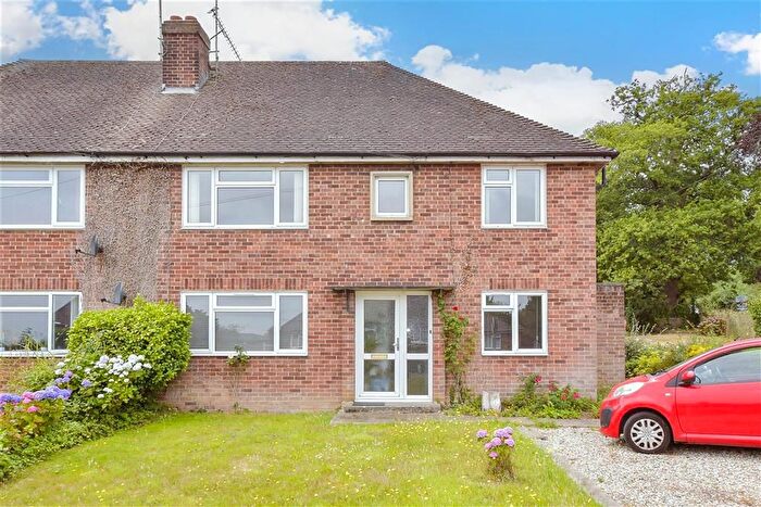 2 Bedroom Maisonette For Sale In Jarvis Road, Arundel, West Sussex, BN18