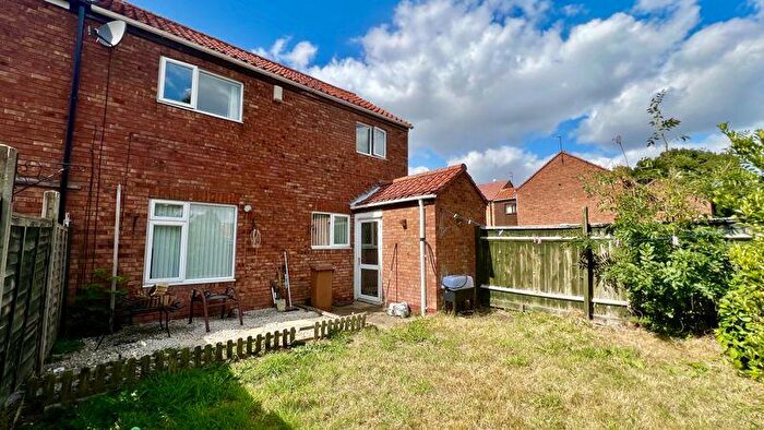 3 Bedroom Terraced House For Sale In Edgemere, Scunthorpe, DN15