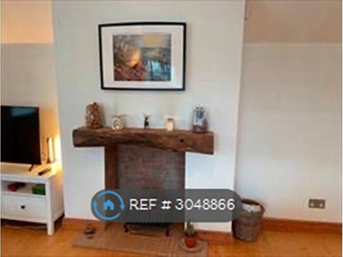 2 Bedroom Flat To Rent In Home Farm, Warwickshire, CV35