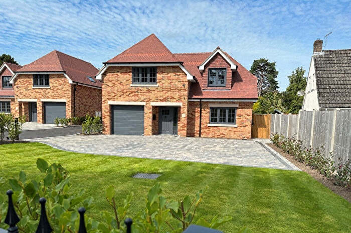 4 Bedroom Detached House For Sale In Heather Ridge Close, Ashley Heath, BH24