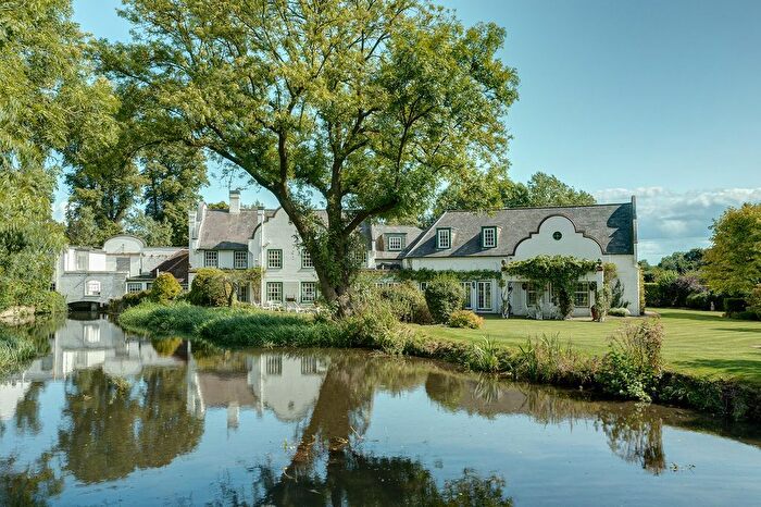 7 Bedroom Country House For Sale In Old Mill Road, Denham, UB9