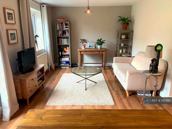 1 Bedroom Flat To Rent In Finsbury Place, Chipping Norton, OX7