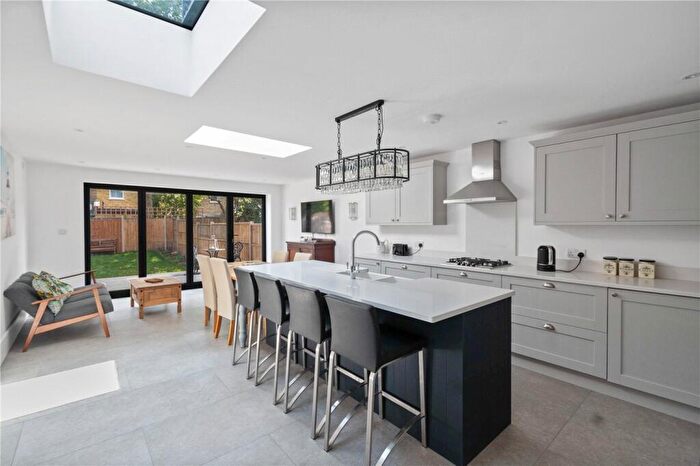 3 Bedroom End Of Terrace House To Rent In Surrey Road, Nunhead, London, SE15