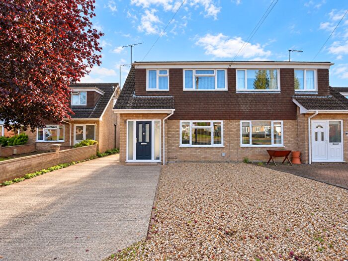 3 Bedroom Semi Detached House For Sale In Gaskell Way, King's Lynn, PE30
