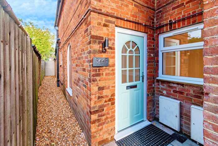 2 Bedroom Semi Detached House For Sale In Winchester Road, Southampton, Hampshire, SO16