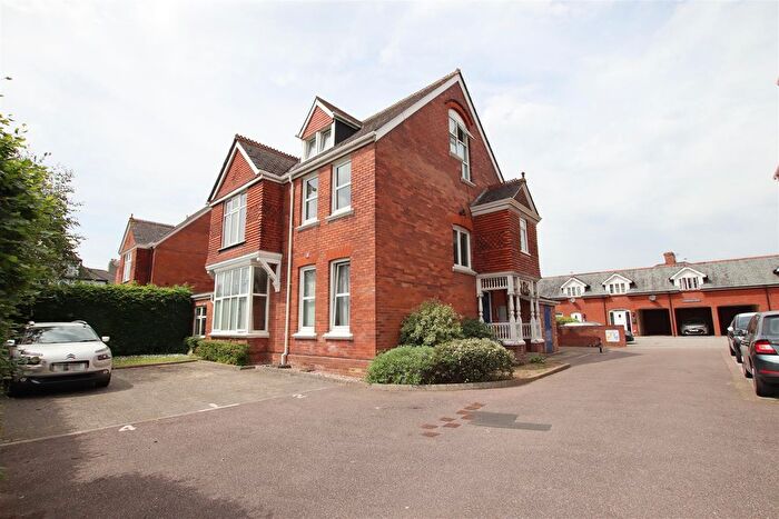 2 Bedroom Flat For Sale In Alphington Road, Exeter, EX2