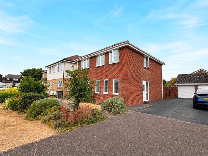 4 Bedroom Detached House For Sale In Henniker Gate, Chelmer Village, Chelmsford, CM2