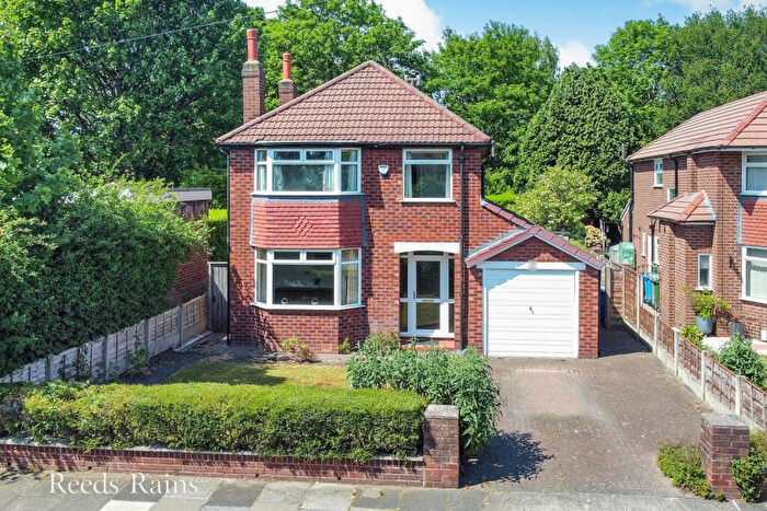 3 Bedroom Detached House For Sale In Woodbourne Road, Sale, Greater Manchester, M33