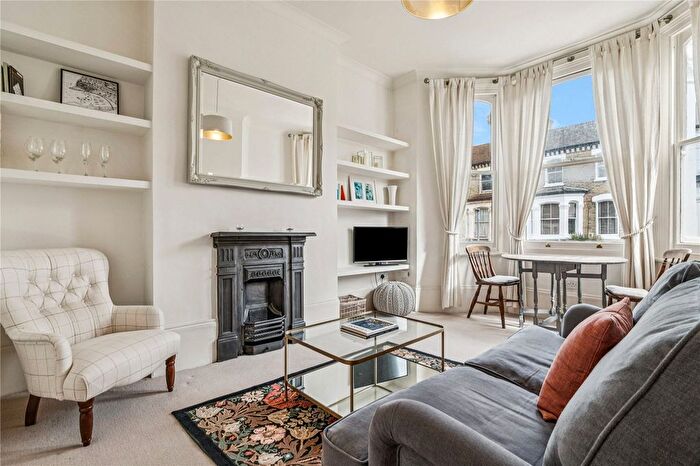 1 Bedroom Flat For Sale In Almeric Road, SW11