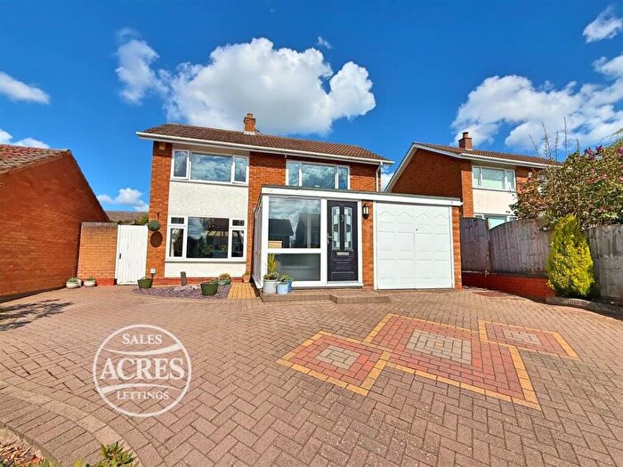 3 Bedroom Detached House For Sale In Dawney Drive, Four Oaks, Sutton Coldfield, B75