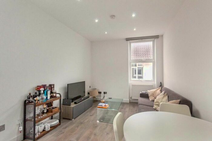 2 Bedroom Flat To Rent In Dawes Road, London, SW6