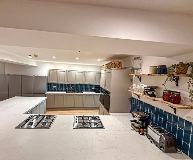 10 Bedroom End Of Terrace House To Rent In Evelyn Place, Plymouth, PL4