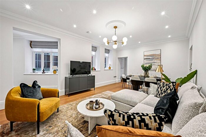 2 Bedroom Terraced House To Rent In Stratton Street, Shepherd Market, W1J