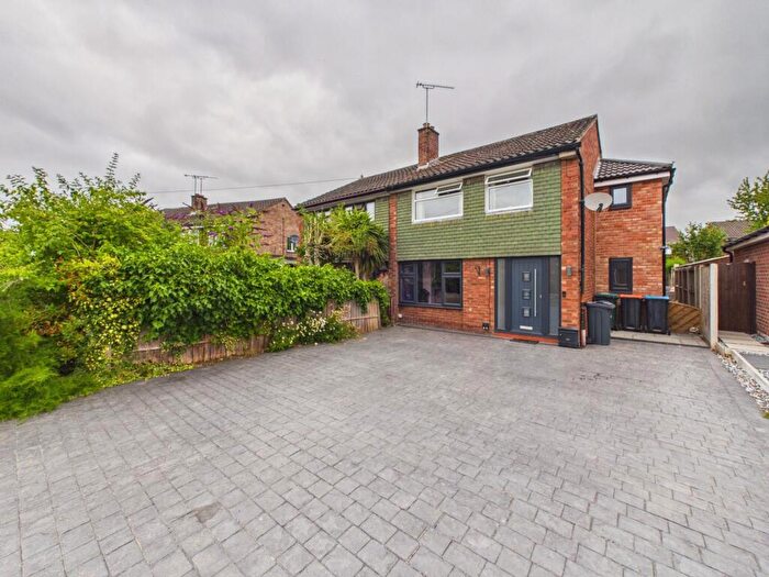 4 Bedroom Semi-Detached House For Sale In Queens Road, Vicars Cross, CH3
