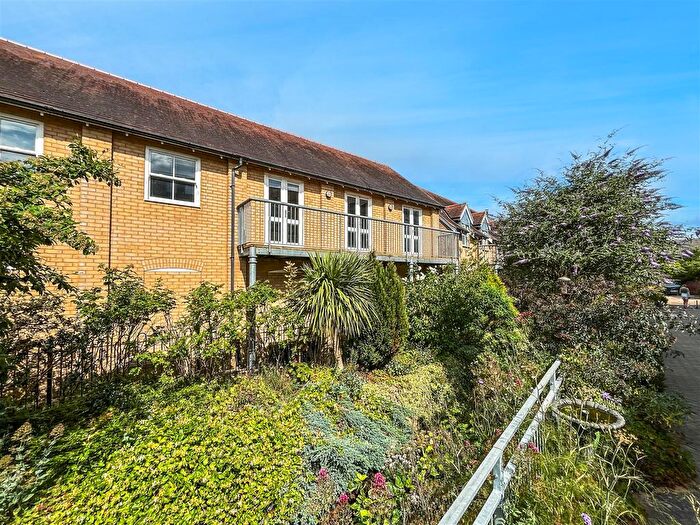 2 Bedroom Flat To Rent In St. Johns Road, Lower Wivenhoe, CO7