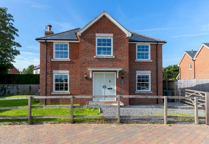 4 Bedroom Detached House To Rent In Palmers Lane, Newchurch, Sandown, PO36