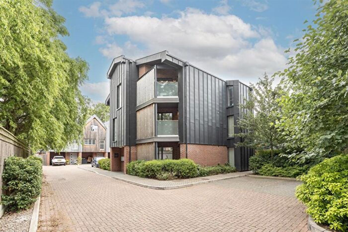 2 Bedroom Apartment To Rent In Montague Close, St Albans, AL1