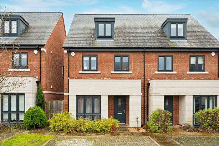 4 Bedroom Semi-Detached House To Rent In Carleton Avenue, East Molesey, Surrey, KT8