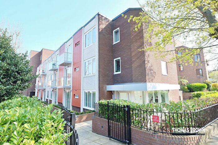 1 Bedroom Flat For Sale In Knoll Rise, Orpington, BR6