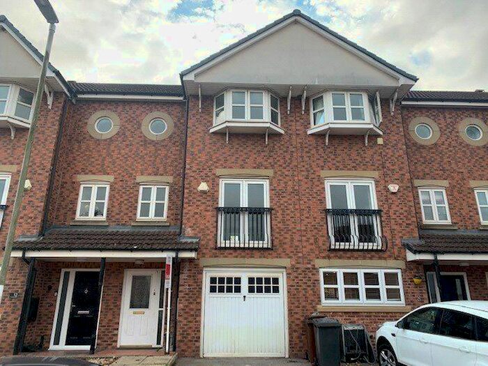 Houses for sale & to rent in WF3 3SA, Church Farm Close, Ardsley And