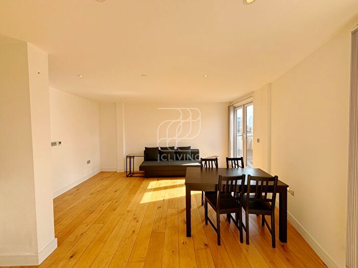 2 Bedroom Flat To Rent In Cavell Street, London, E1