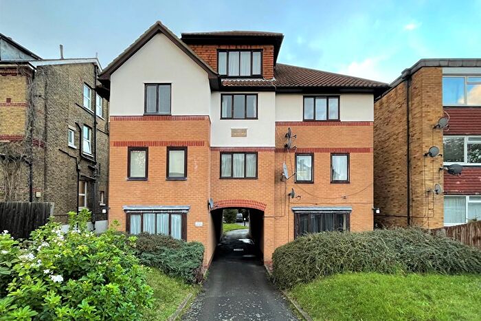 Studio To Rent In Avenue Road, South Norwood, SE25