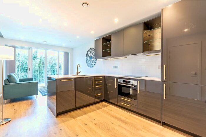 1 Bedroom Flat To Rent In Alington House, Mary Neuner Road, Wood Green, N8