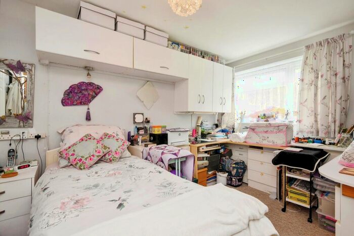 1 Bedroom Flat For Sale In Old Dover Road, Canterbury, Kent, CT1