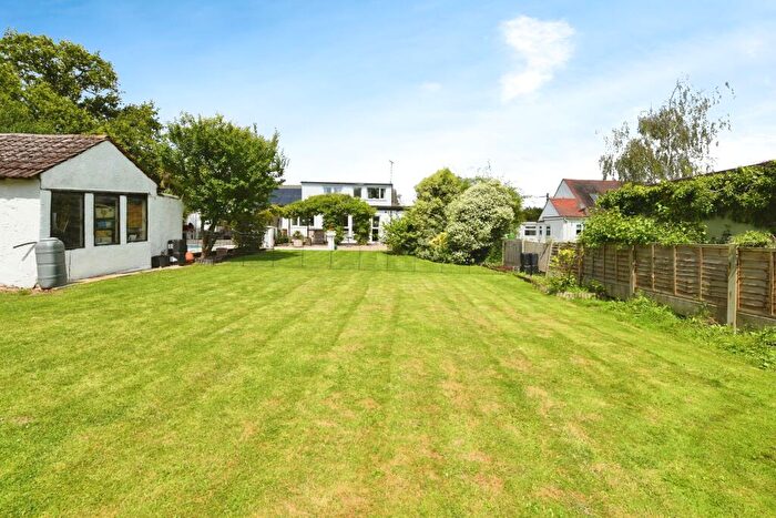 4 Bedroom Bungalow For Sale In Canewdon View Road, Rochford, Essex, SS4