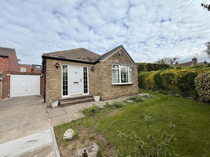 2 Bedroom Detached Bungalow For Sale In Cyprus Grove, Garforth, Leeds, LS25