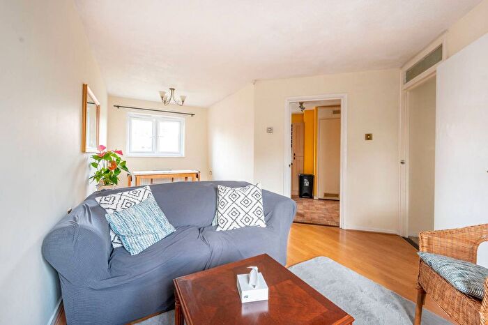 1 Bedroom Flat For Sale In Gabriels Close, Leytonstone, London, E11