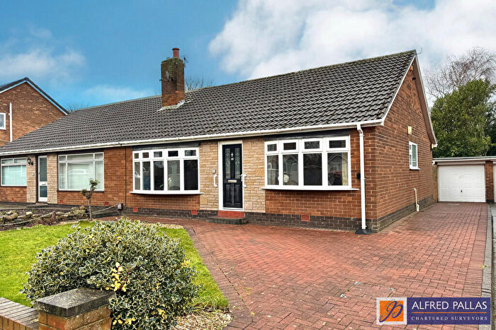 2 Bedroom Semi-Detached Bungalow For Sale In Lyndon Grove, East Boldon, NE36