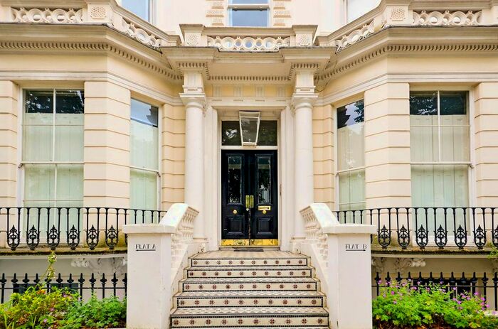 Studio To Rent In Holland Park, Holland Park, London, W11