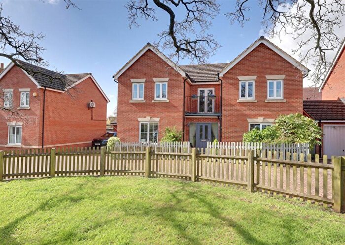 4 Bedroom Detached House For Sale In Meek Road, Newent, GL18