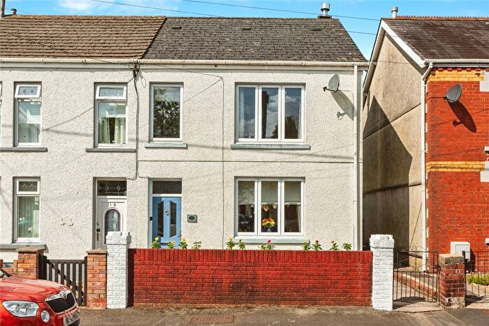 3 Bedroom Semi-Detached House For Sale In Heol Aman, Glanamman, Ammanford, Carmarthenshire, SA18