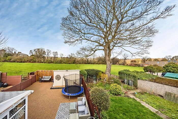 3 Bedroom Terraced House For Sale In Sherburn Road, Brighouse, HD6