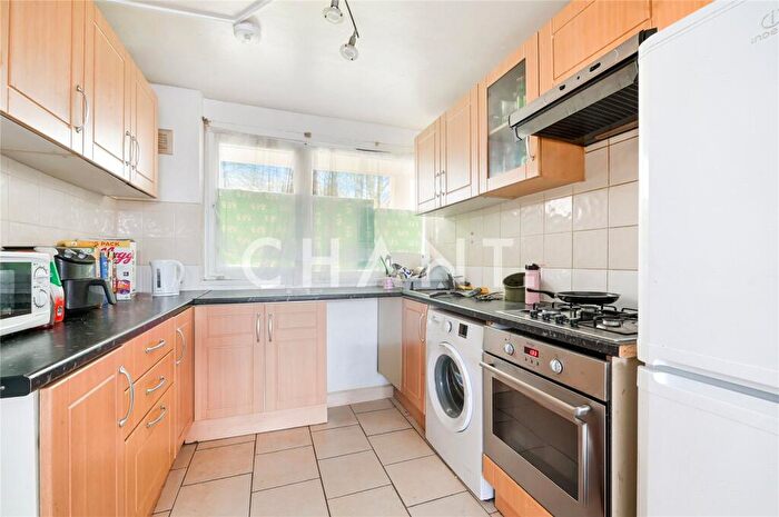 4 Bedroom Apartment To Rent In Bemerton Estate, London, N1