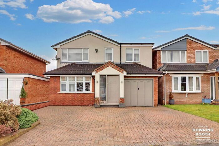 4 Bedroom Detached House For Sale In Irving Close, Lichfield, WS13