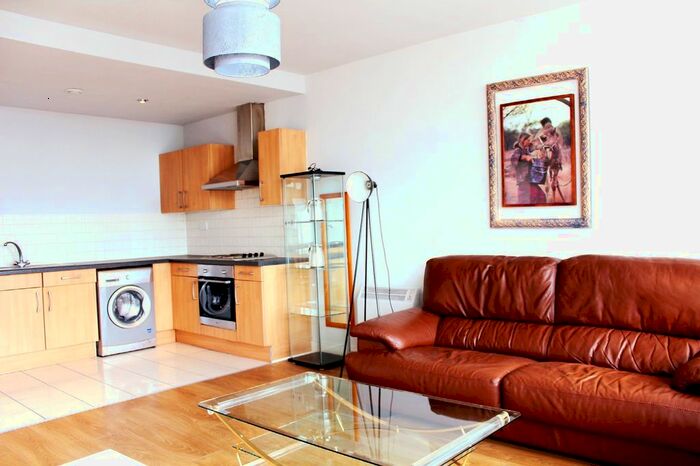 2 Bedroom Flat To Rent In Victoria Bridge Street, Salford, M3