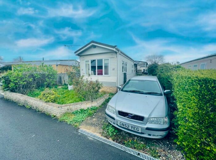 2 Bedroom Park Home For Sale In St. Johns Priory, Lechlade, GL7