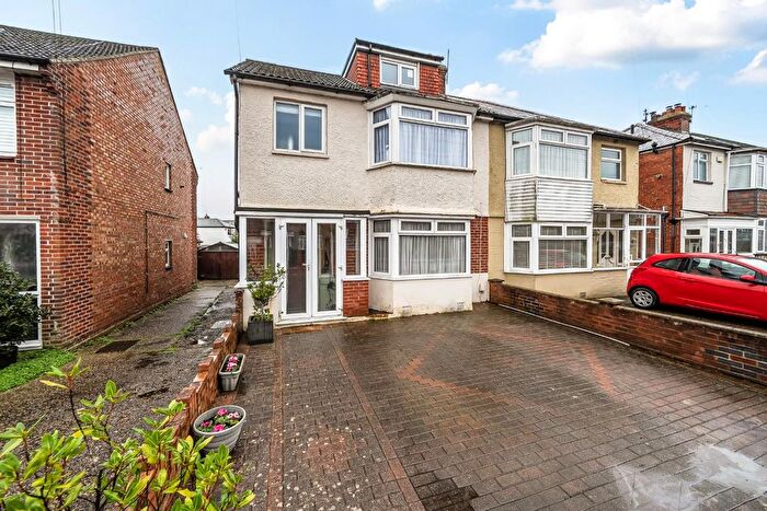 4 Bedroom Semi Detached House For Sale In Aldermoor Road, Waterlooville, PO7