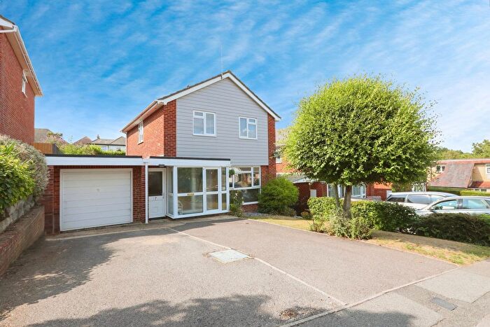 3 Bedroom Detached House For Sale In Heads Farm Close, Redhill, Bournemouth, Dorset, BH10