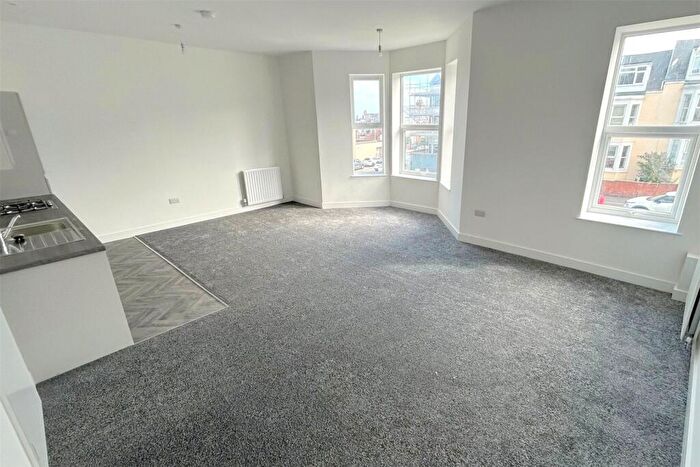 2 Bedroom Apartment To Rent In South Parade, Whitley Bay, NE26