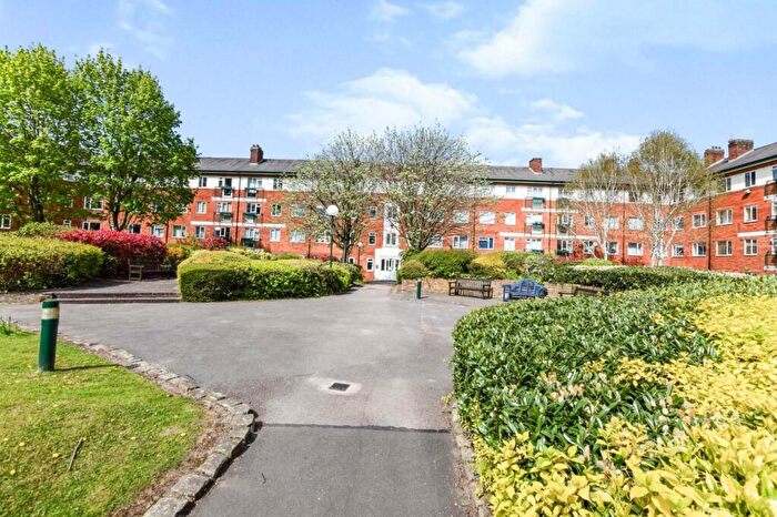 2 Bedroom Flat To Rent In Redmires Court, Eccles New Road, Salford, M5